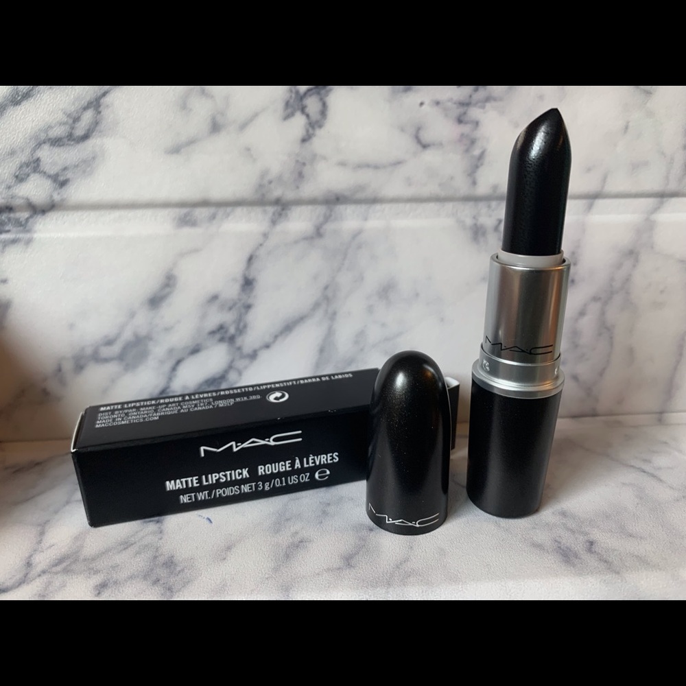 MAC MATTE LIPSTICK: IN THE SPIRIT